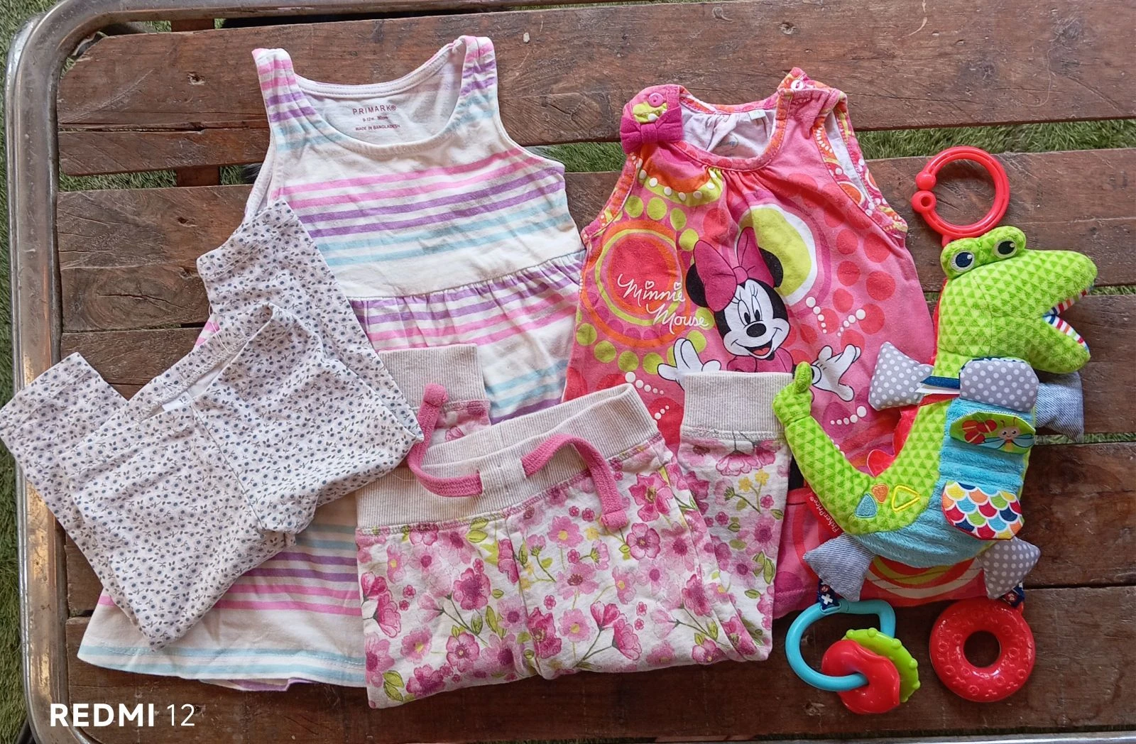 Lote ropa niña 9-12 meses + Juguete Fisher-Price